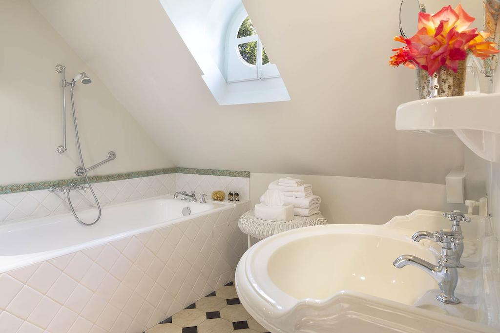 Chateau De Beneauville Bed and Breakfast Petiville  Camera foto